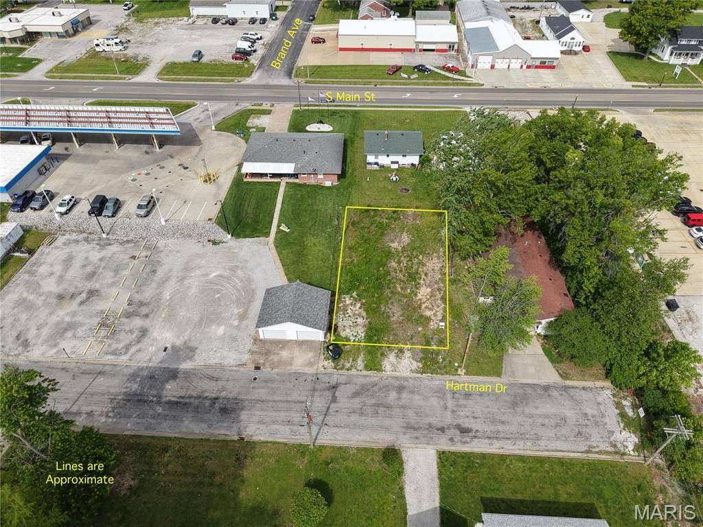 825 Hartman DR, Red Bud, IL 62278