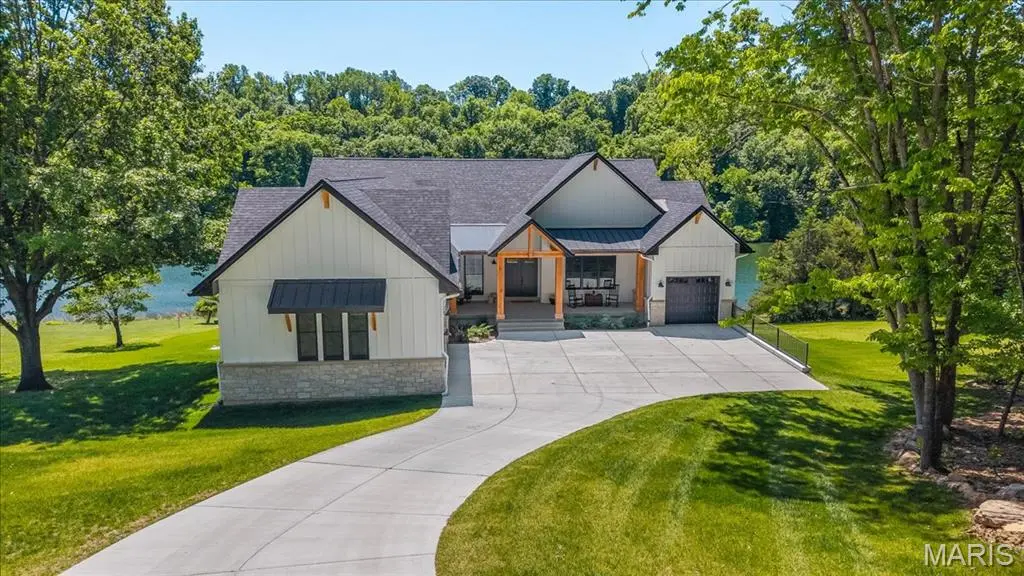 4444 Augusta Shores DR, Augusta, MO 63332