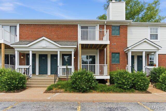 9129 Wrenwood LN, Brentwood, MO 63144