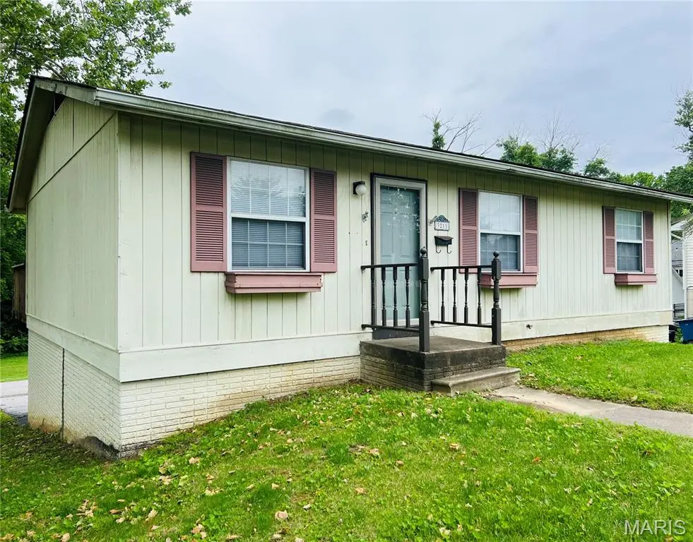 3211 College AVE, Alton, IL 62002