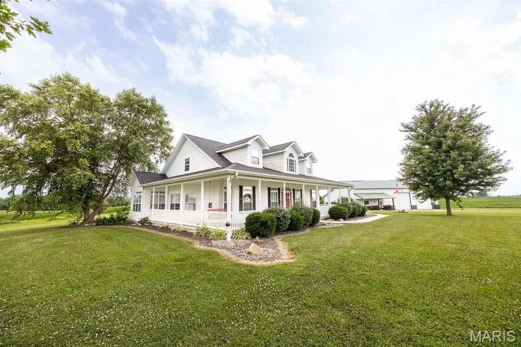 14218 Schuster RD, Pocahontas, IL 62275