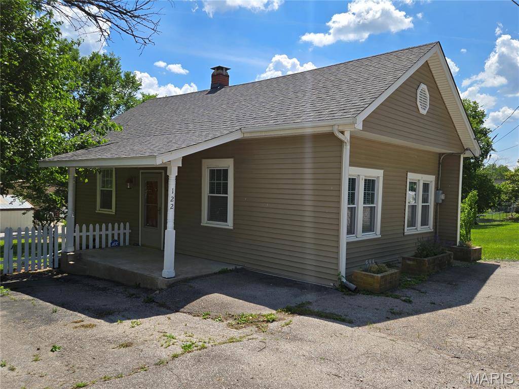 122 Almeling ST, New Melle, MO 63365