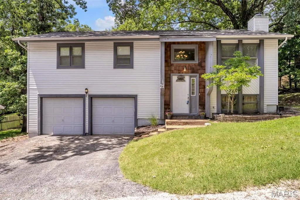 21 Muir ST, Eureka, MO 63025