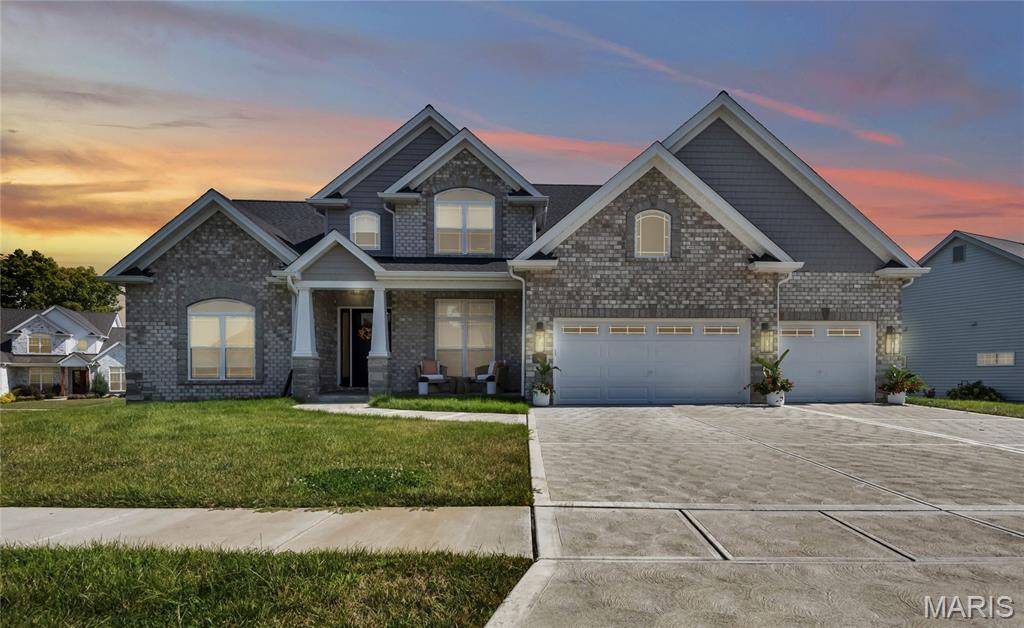 1016 Bellevaux PL, St Charles, MO 63301