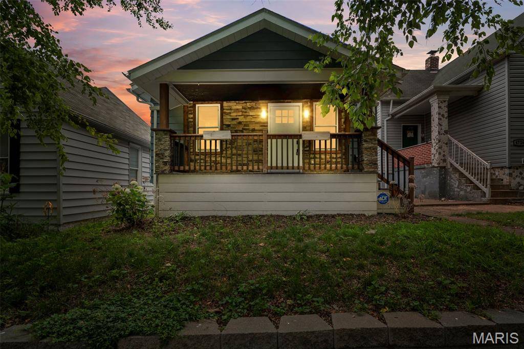 4724 Hummel AVE, St Louis, MO 63116