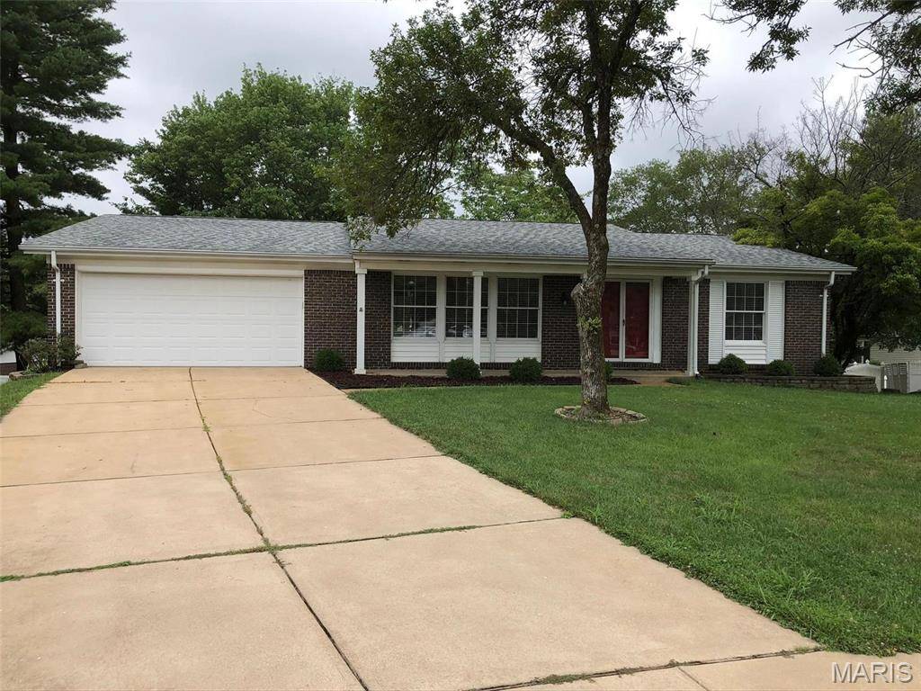 2 Sunny Forest CT, Ellisville, MO 63011