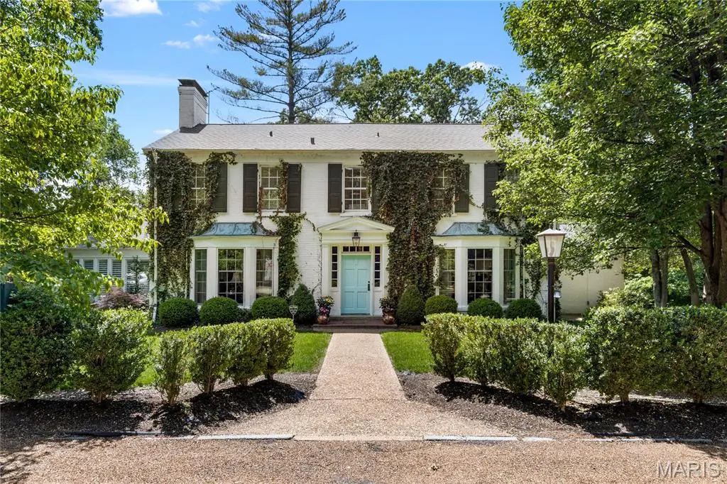 52 Fairmount DR, Alton, IL 62002