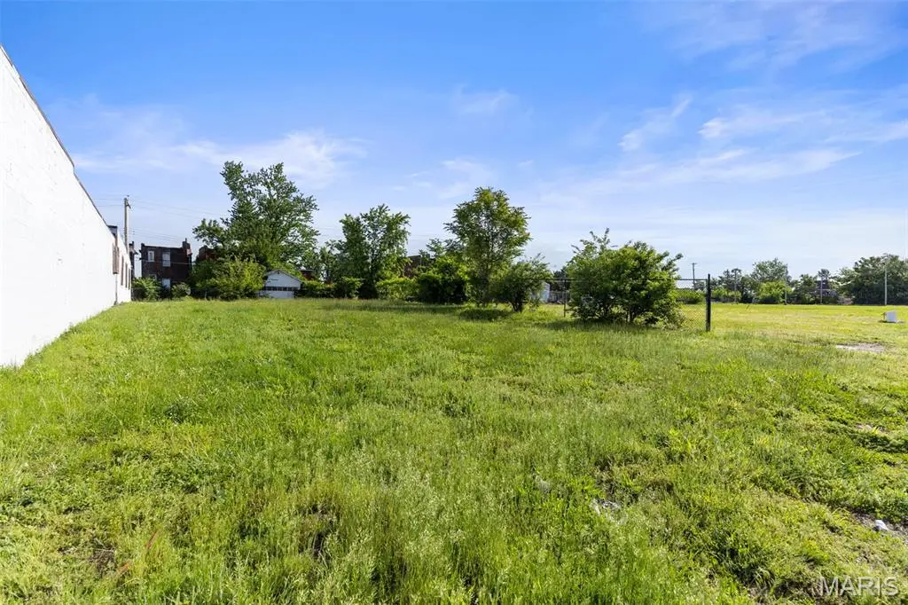 4551 Delmar BLVD, St Louis, MO 63108