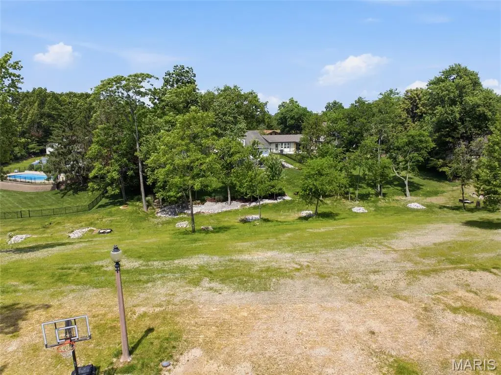 3 Summit Station, St Charles, MO 63303