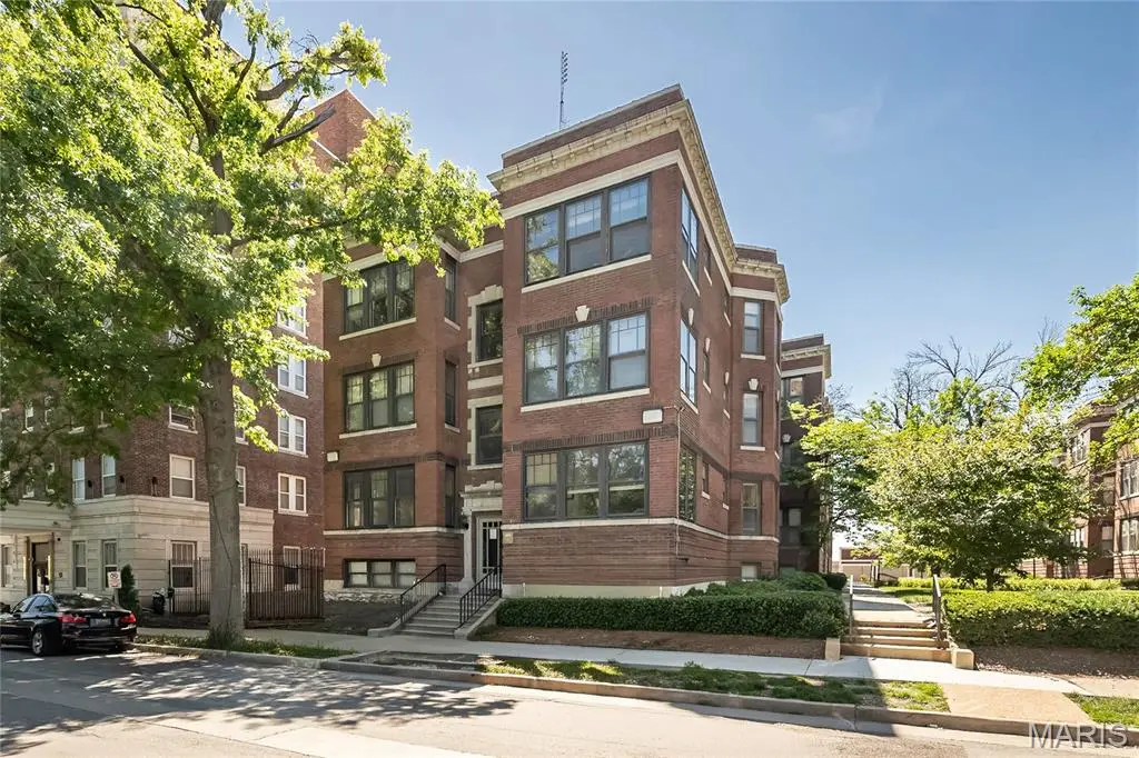 609 Clara AVE #2A, St Louis, MO 63112