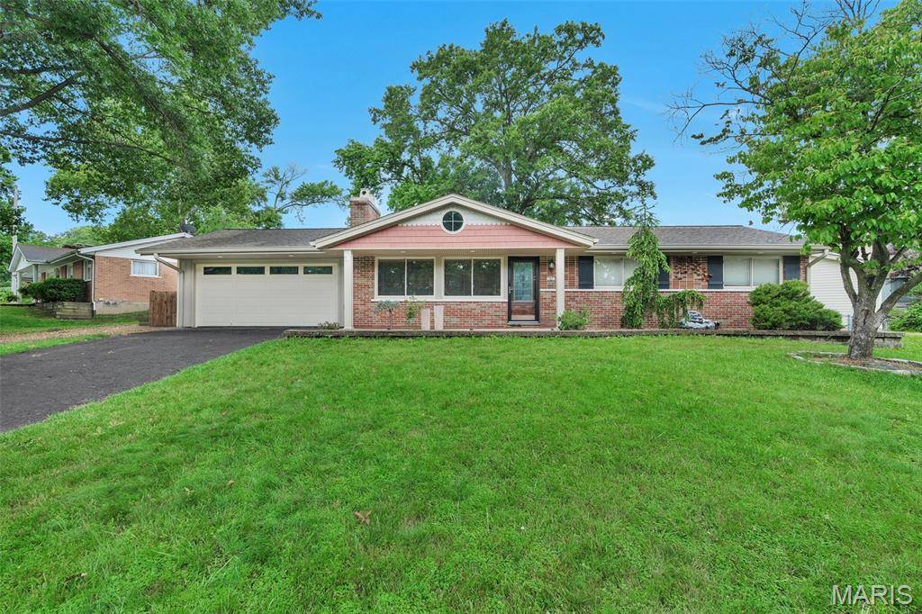 157 Romine CIR, Ballwin, MO 63011