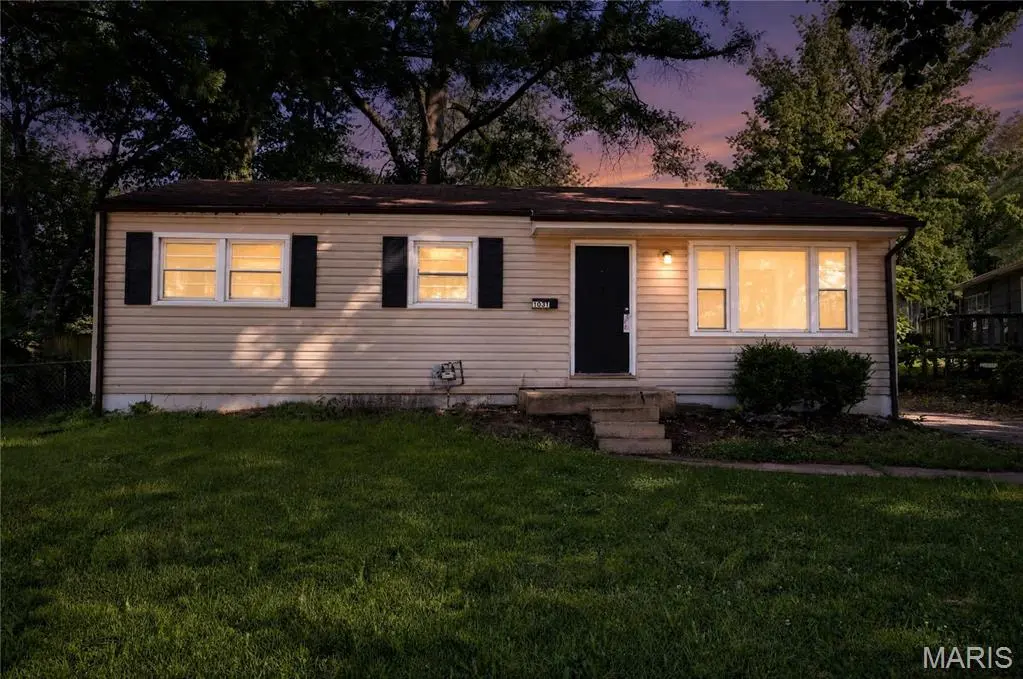 1037 Forestwood DR, St Louis, MO 63135