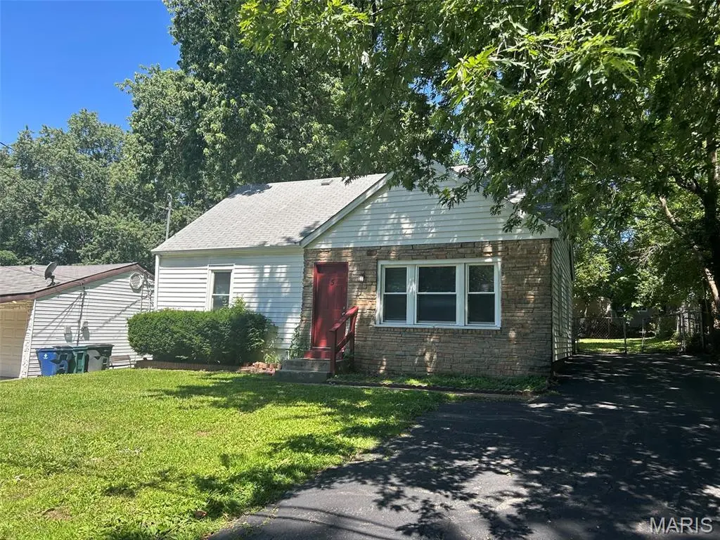 5 Cady DR, Calverton Park, MO 63135