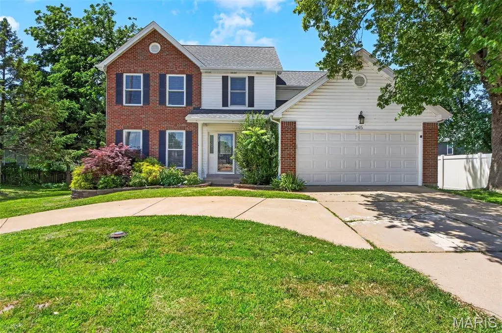 245 Reinke RD, Ballwin, MO 63021
