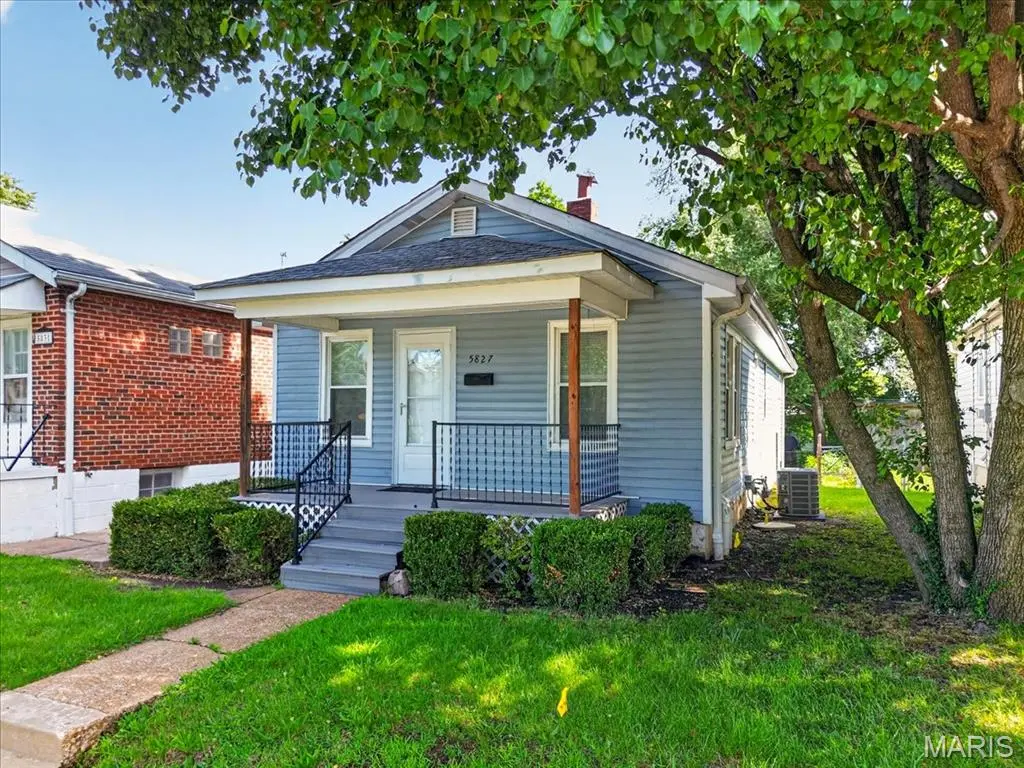 5827 W Park AVE, St Louis, MO 63110