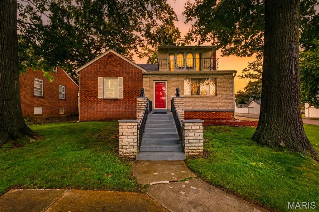 411 Cherry LN, Warrenton, MO 63383