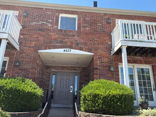 4277 Forest De Ville DR #E, Unincorporated, MO 63129
