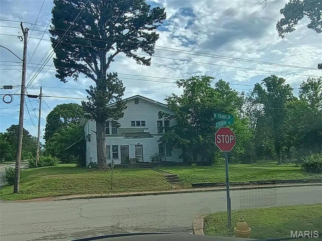 1302 W Franklin ST, Salem, MO 65560