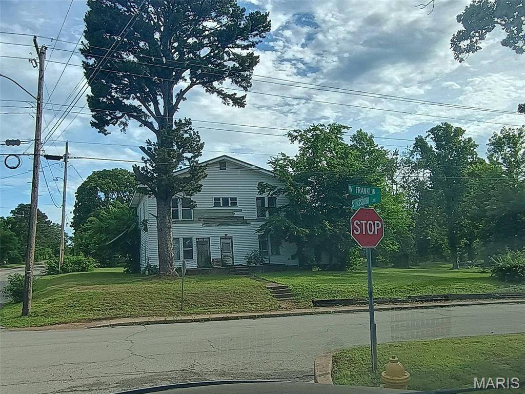 1302 W Franklin ST, Salem, MO 65560