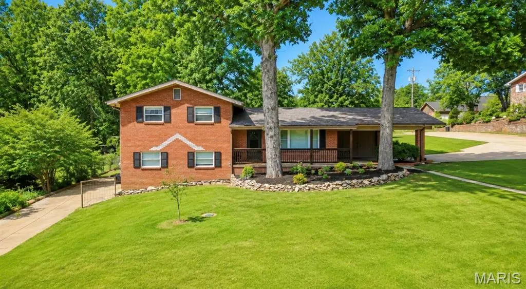 1945 Woodhaven RD, Poplar Bluff, MO 63901