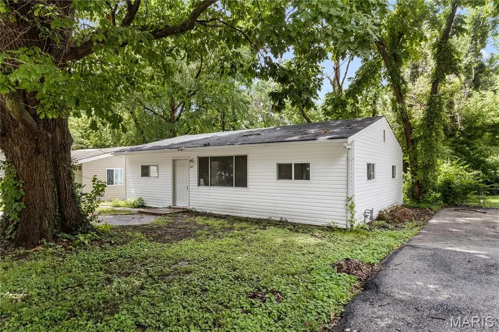 121 Cady DR, Calverton Park, MO 63135