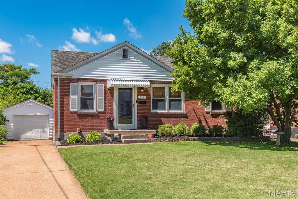 4348 Schirmer ST, St Louis, MO 63116