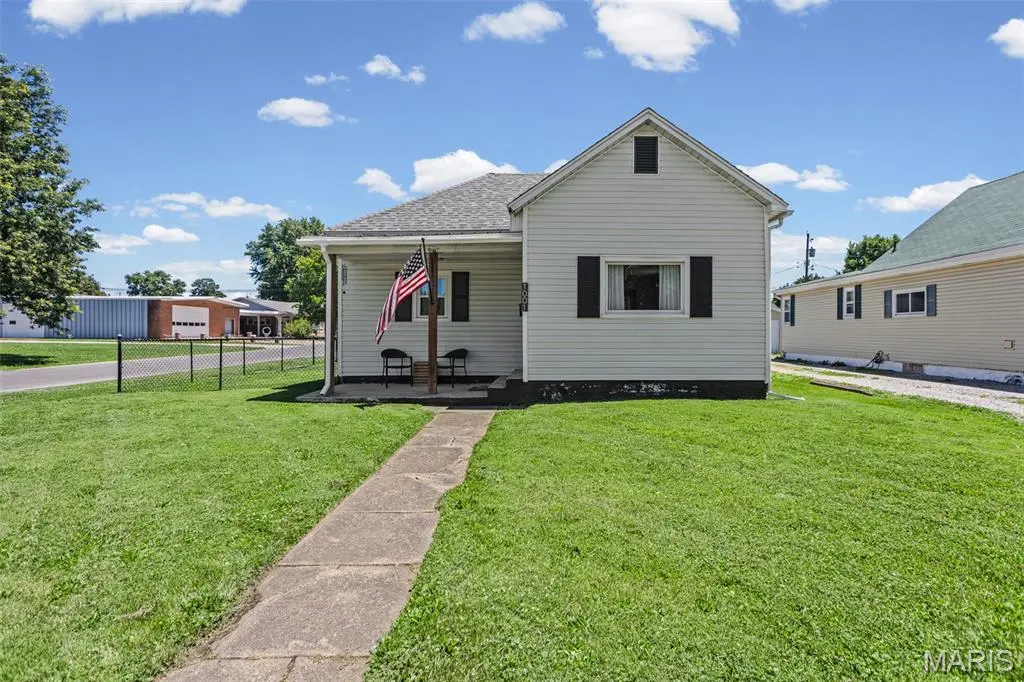 1001 S Macoupin ST, Gillespie, IL 62033