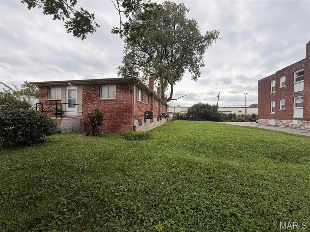 926 Eastgate AVE, St Louis, MO 63130
