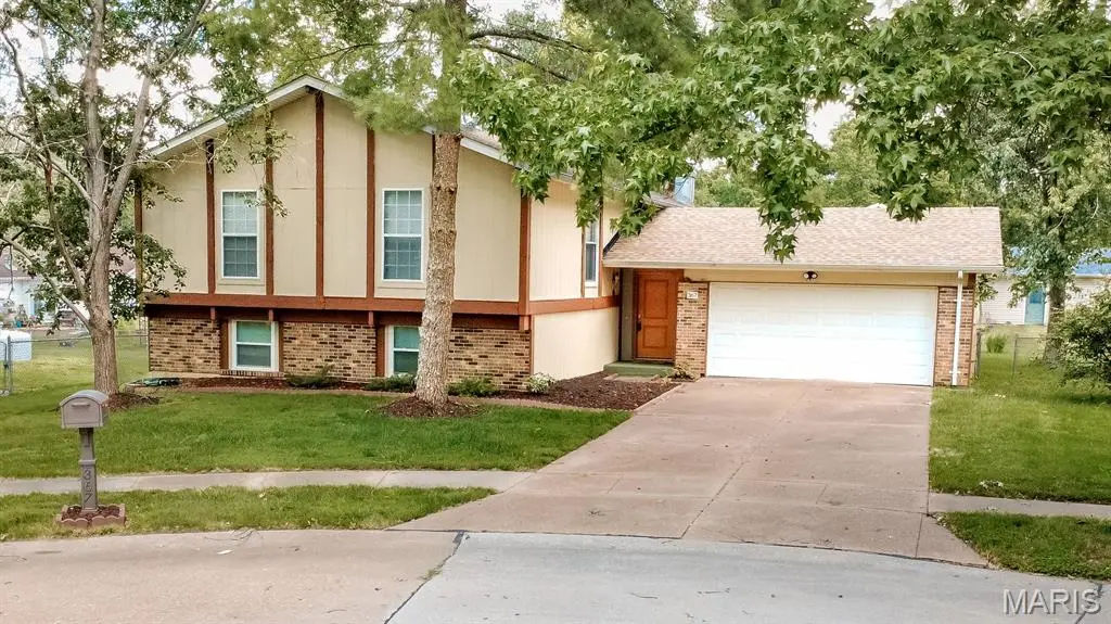 367 Napoli CT, Ballwin, MO 63021