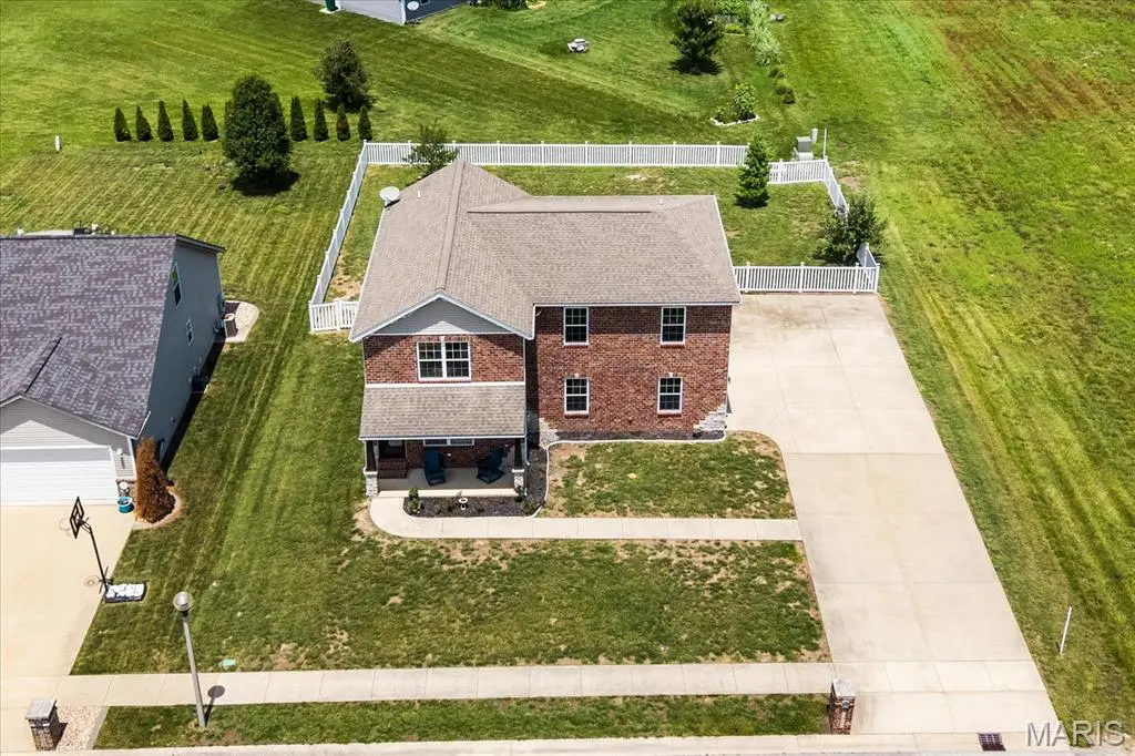 10009 PATRIOT DR, Breese, IL 62230