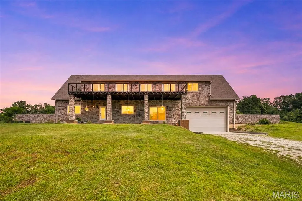 24613 Shady Oak PL, Perry, MO 63462