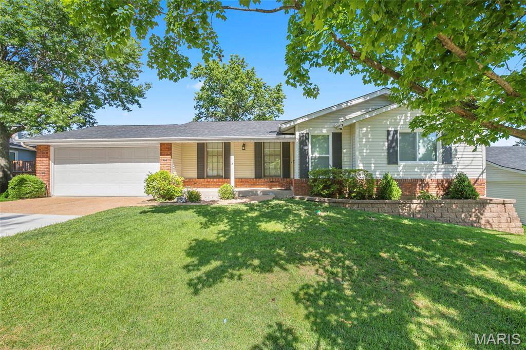 5812 Birch Hollow DR, St Louis, MO 63129