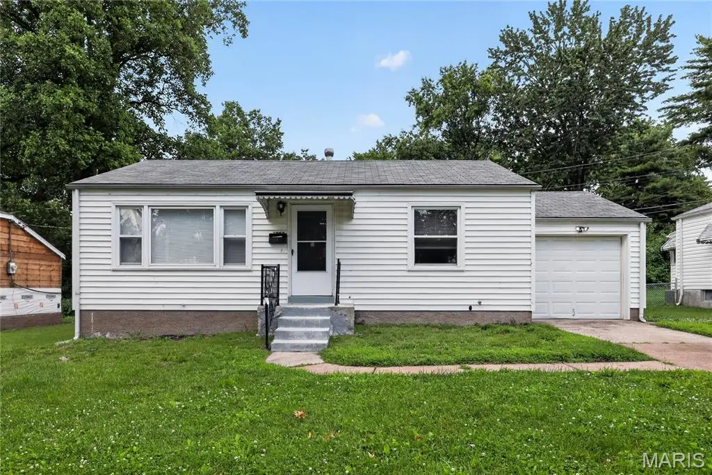 1053 Gabriel DR, St Louis, MO 63137