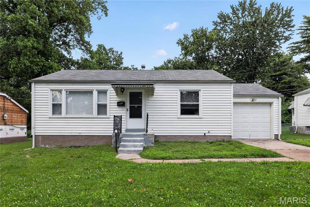 1053 Gabriel DR, St Louis, MO 63137