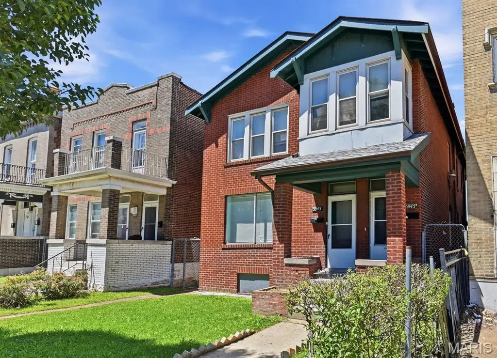 3945 S Grand BLVD, St Louis, MO 63118