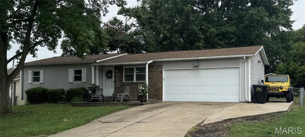 15 Junction DR, Old Monroe, MO 63369