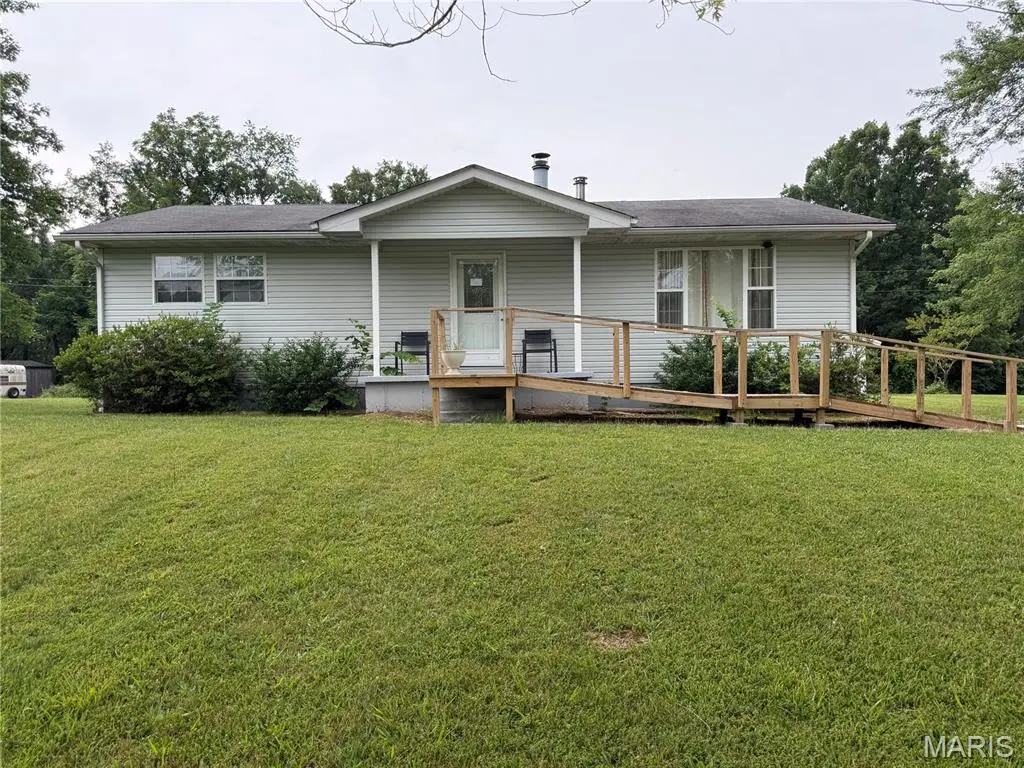 466 Highway 8 East, Steelville, MO 65565