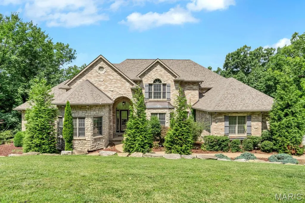 1233 Diamond Valley DR, High Ridge, MO 63049
