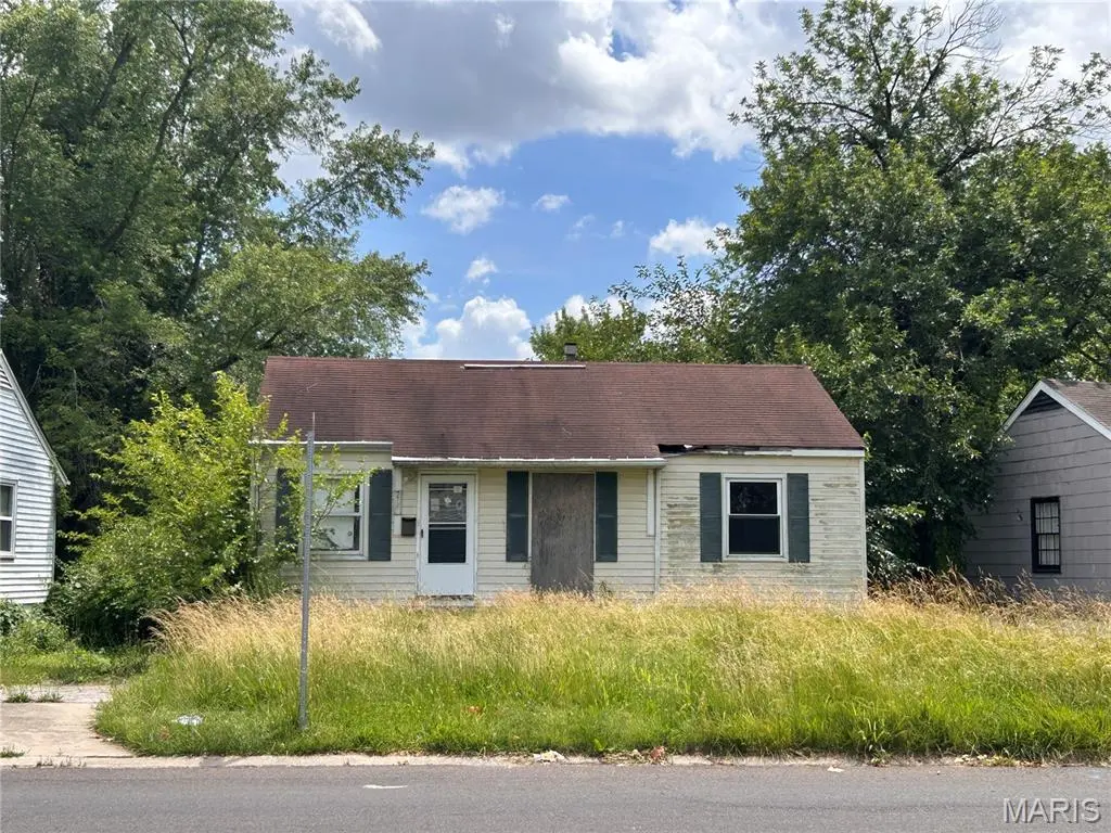 200 Cameron RD, St Louis, MO 63137