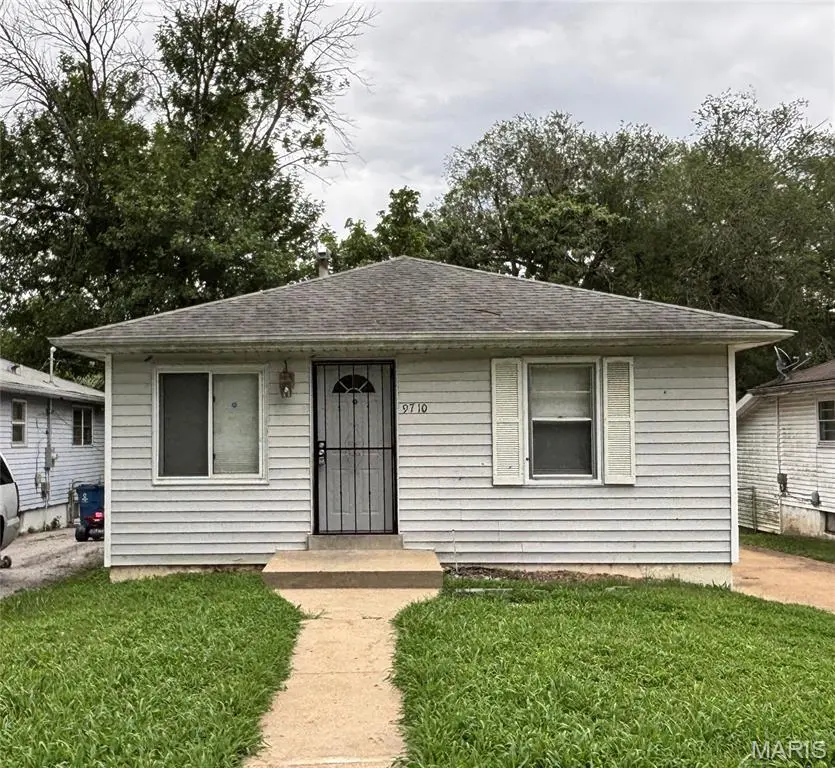 9710 Balboa DR, St Louis, MO 63136