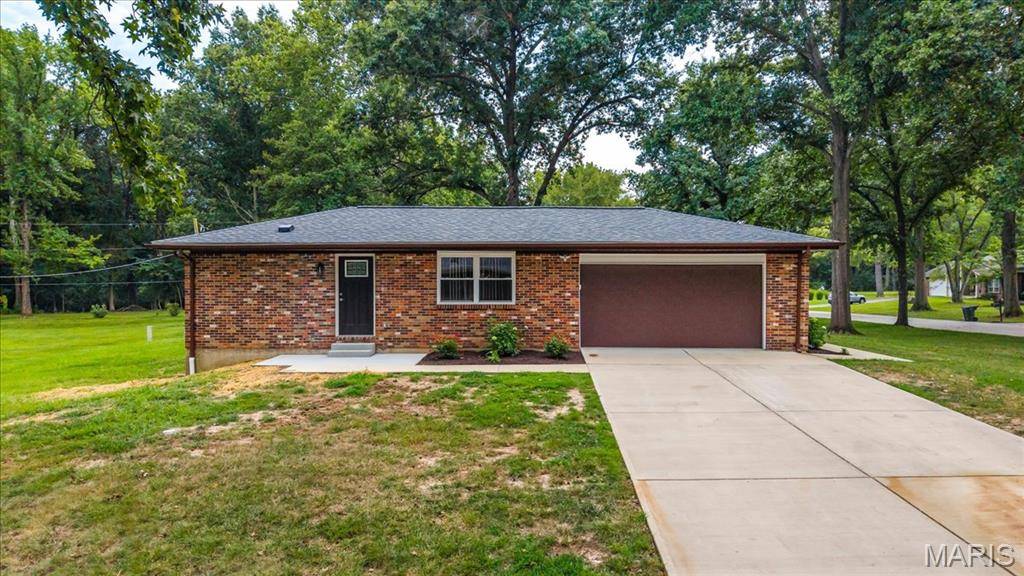 1040 Bridgeport DR, Ellisville, MO 63011