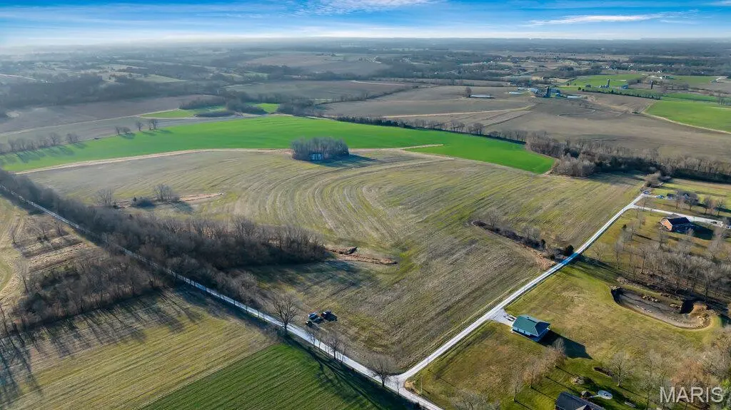 000 Old Setter RD, O'fallon, MO 63366