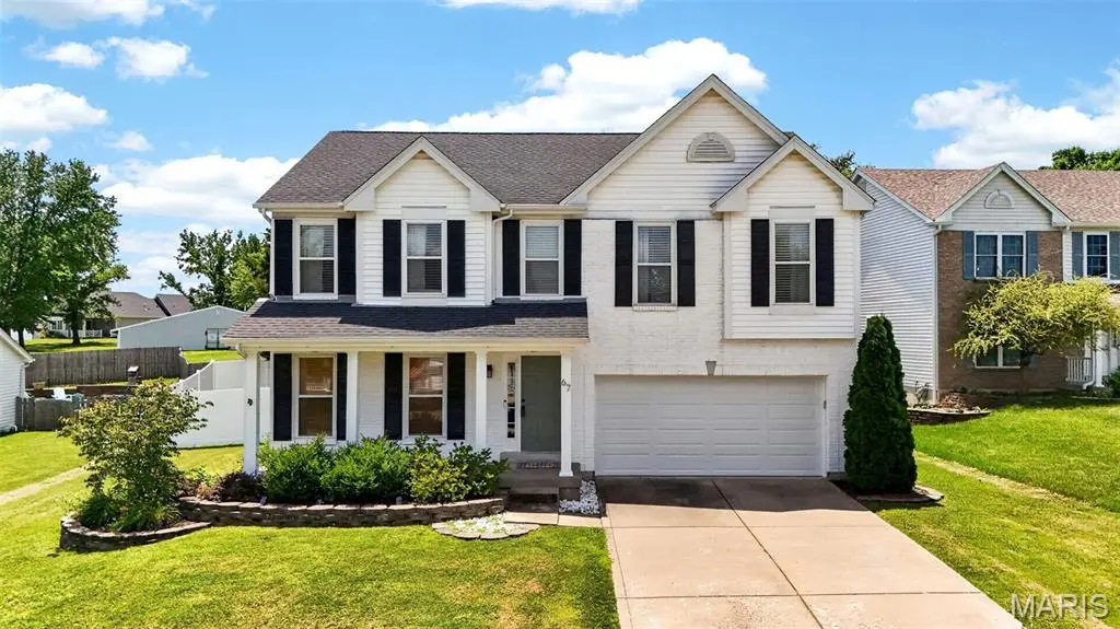 67 Old Chesapeake DR, Wentzville, MO 63385
