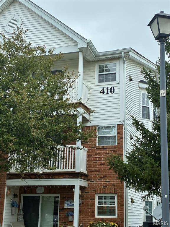 410 Benton DR #L, St Peters, MO 63376