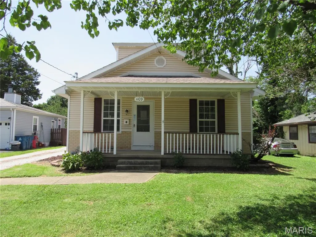 1109 Saint Clair AVE, Collinsville, IL 62234