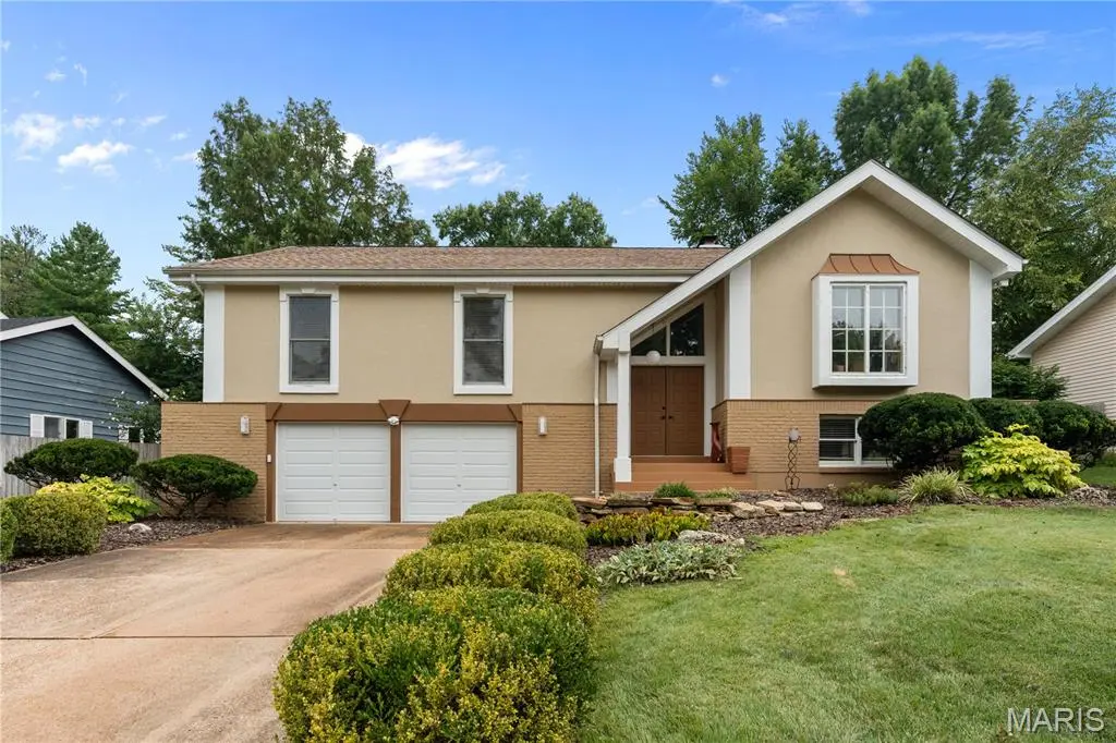1706 Carman Valley DR, Ballwin, MO 63021