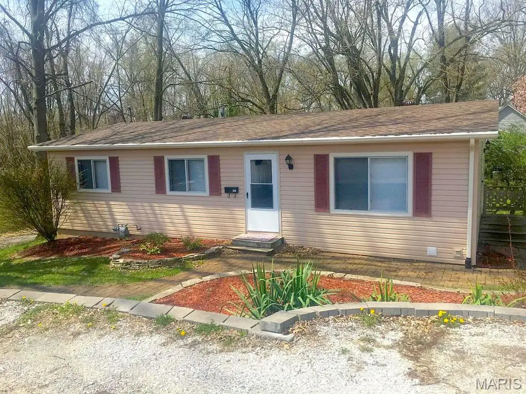 309 S ASH ST, Troy, IL 62294