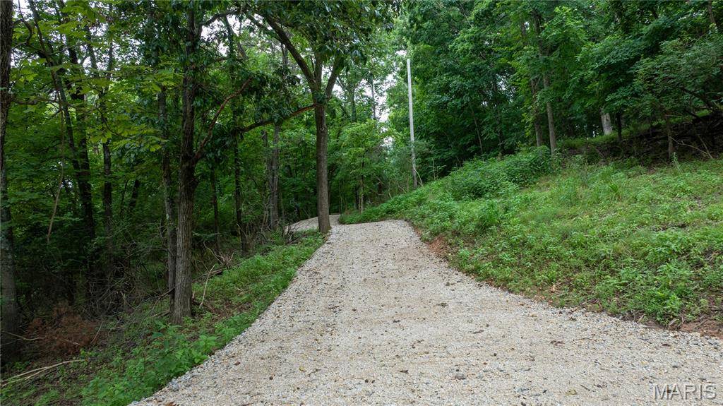 700 Old Kiefer Creek RD, Ballwin, MO 63021