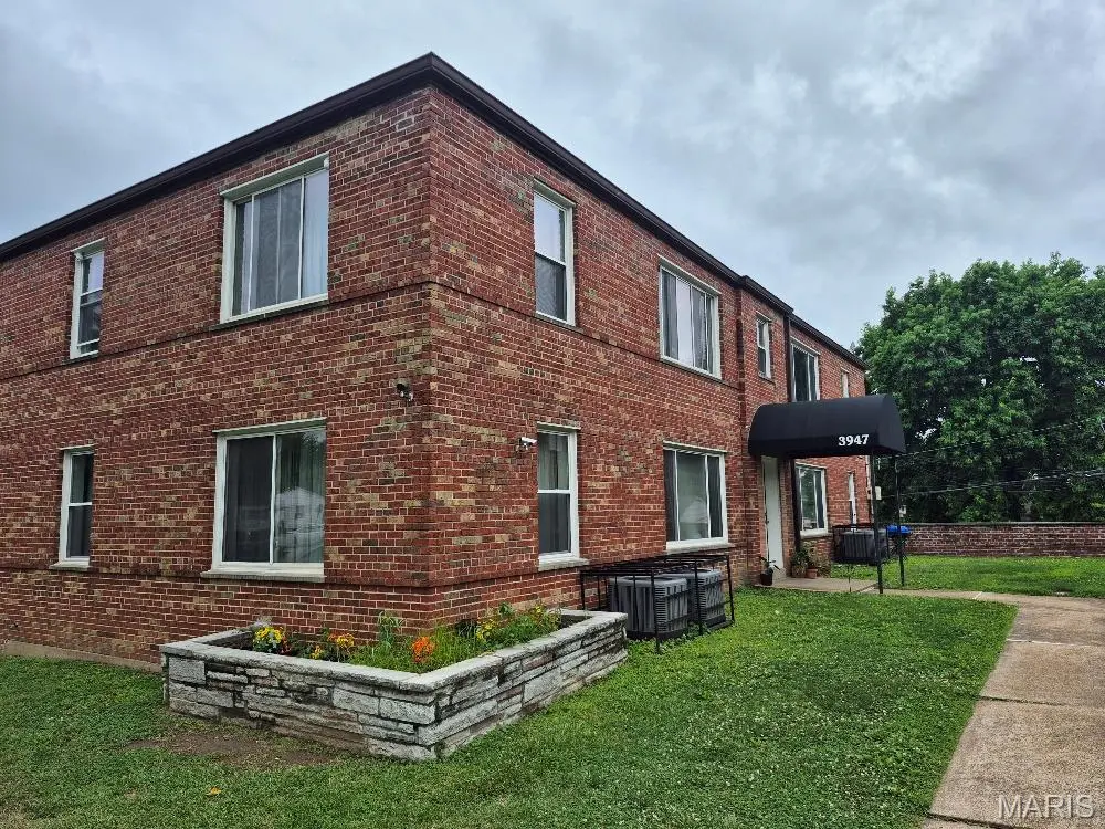 3947 Jamieson AVE #2W, St Louis, MO 63109