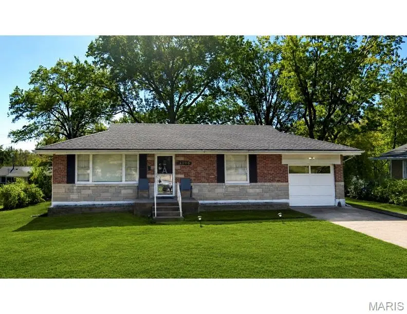 1306 Fargo DR, Ferguson, MO 63135